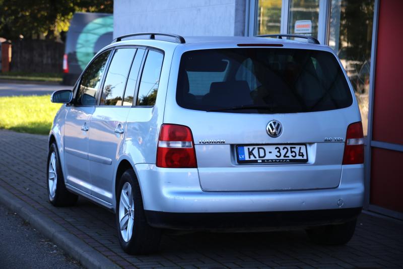 Volkswagen - Touran - pic5