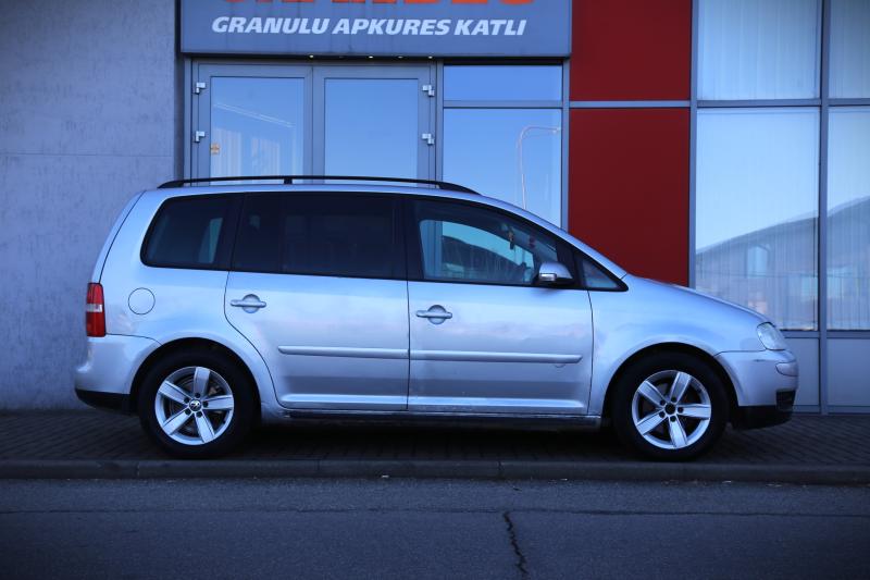 Volkswagen - Touran - pic3