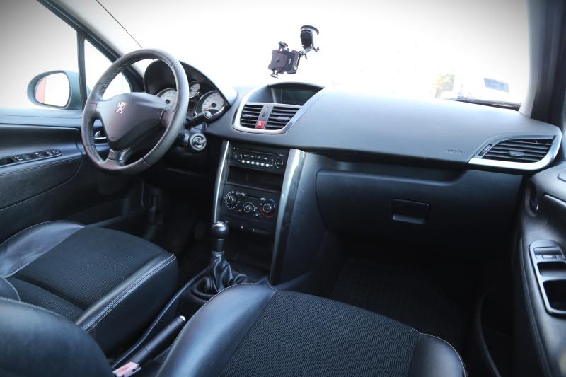Peugeot - 207 - pic9