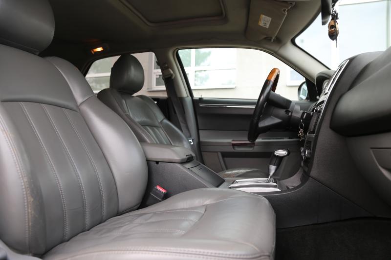Chrysler - 300C - pic11
