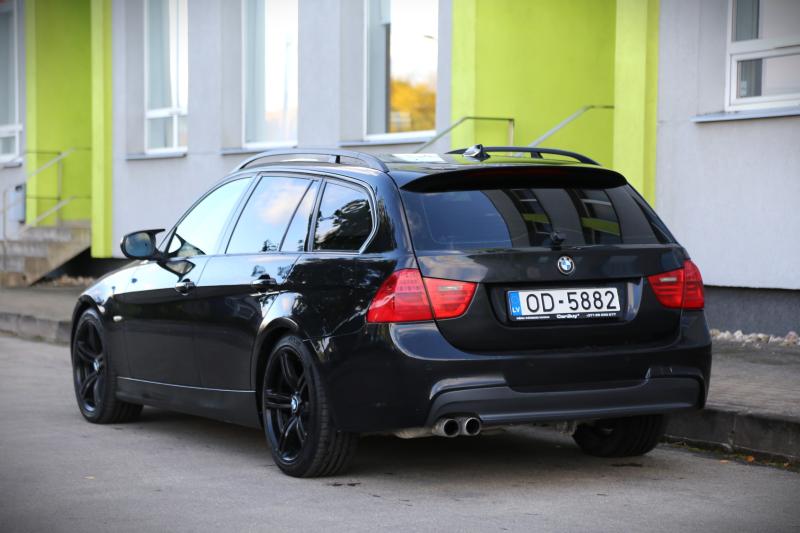 BMW - 330 - pic6