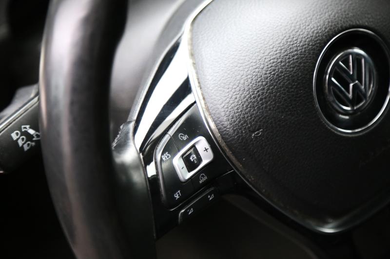 Volkswagen - Passat - pic18