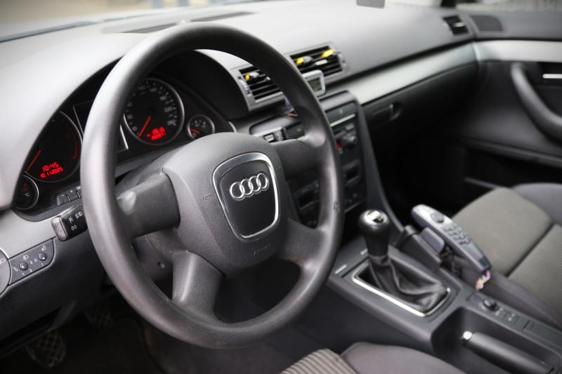 Audi - A4 - pic9