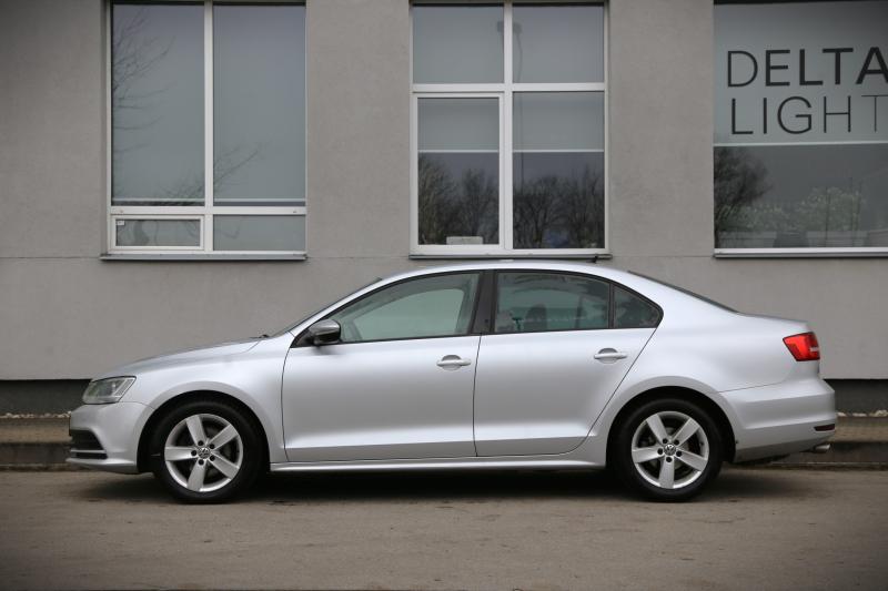 Volkswagen - Jetta - pic2