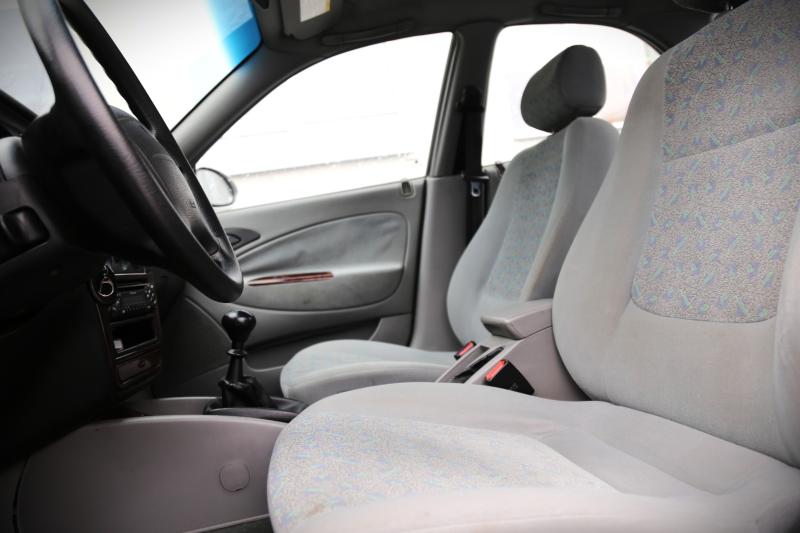 Daewoo - Nubira - pic9