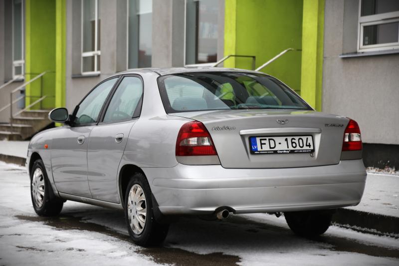 Daewoo - Nubira - pic5