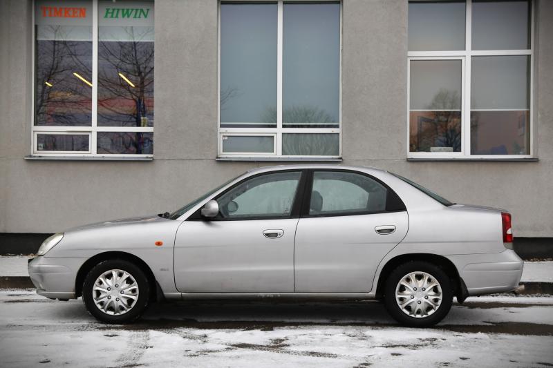 Daewoo - Nubira - pic2