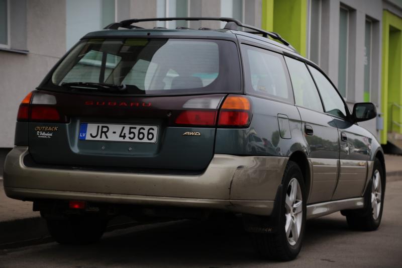 Subaru - Legacy - pic5