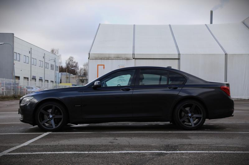 BMW - 7-series - pic2