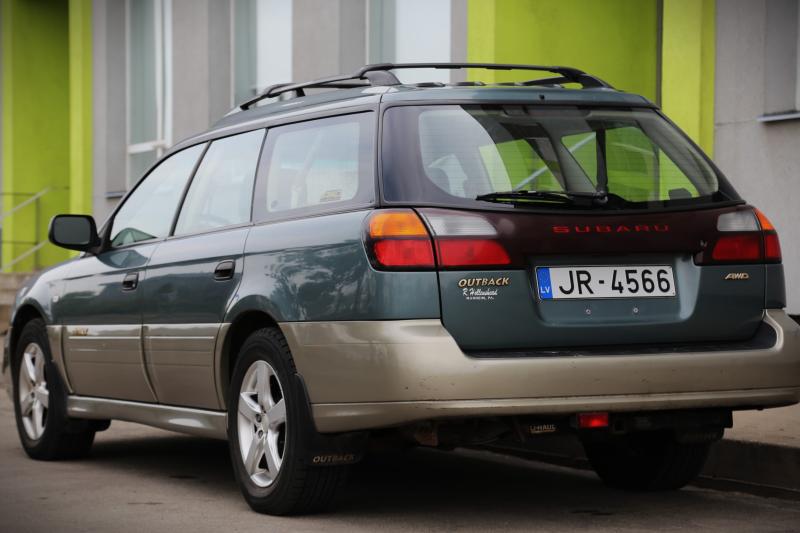 Subaru - Legacy - pic6
